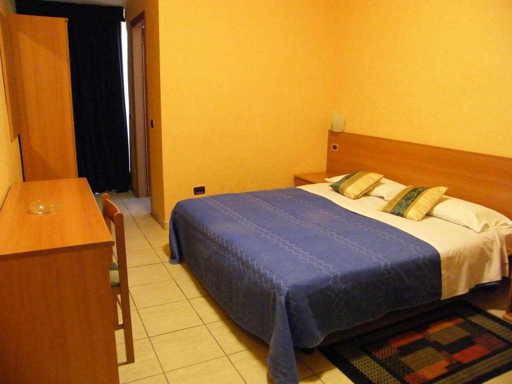 Hotel Residence Memmina Frosinone Bilik gambar