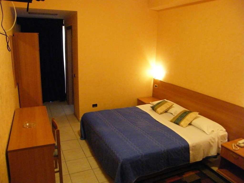 Hotel Residence Memmina Frosinone Bilik gambar